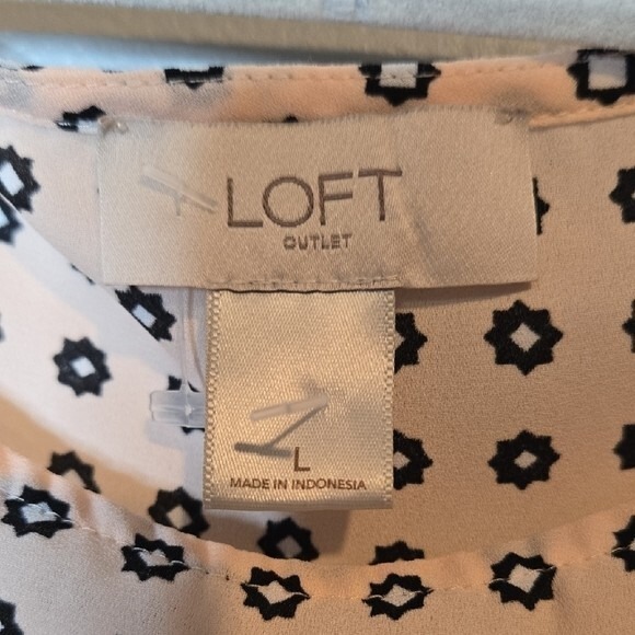 Loft - Picture 3 of 6